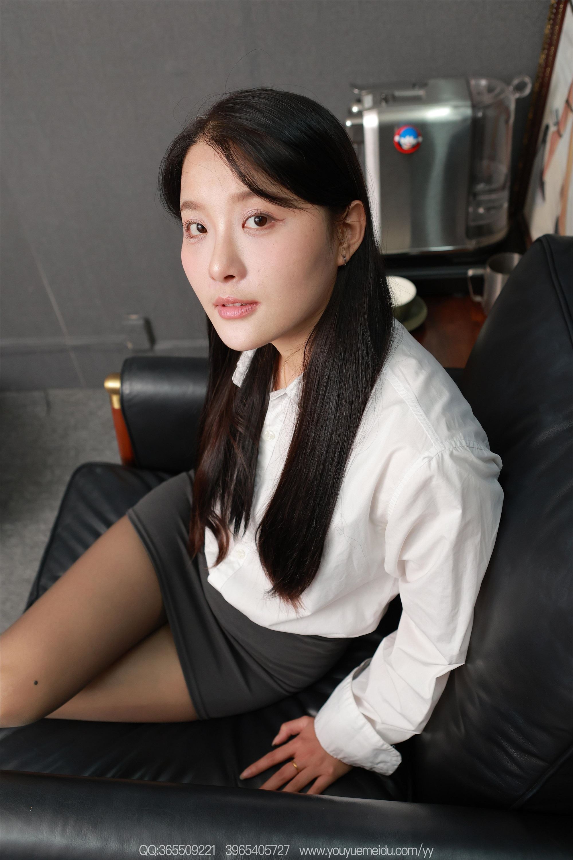 IESS异思趣向  丝享家 2231 婉萍《白衣灰裙（上）》